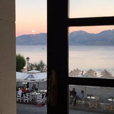 Palazzo Arhontiko 公寓式酒店 3*